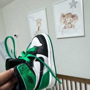 Baby Air Jordan 1 lucky green never worn